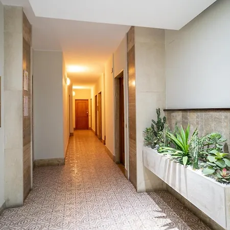 Portosole Roomy Garden Flat דירה סנרמו