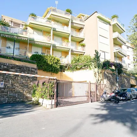 Portosole Roomy Garden Flat סנרמו