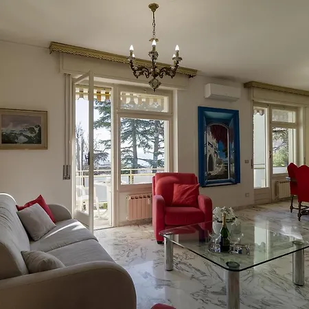 Portosole Roomy Garden Flat דירה