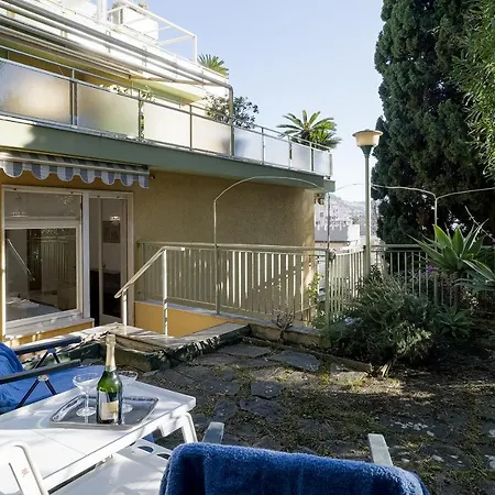 דירה Portosole Roomy Garden Flat *