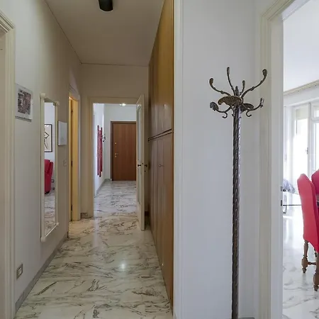 Portosole Roomy Garden Flat