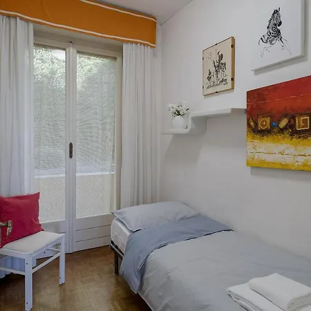 アパート Portosole Roomy Garden Flat