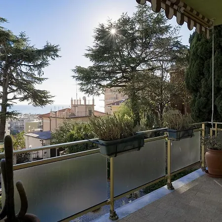 Portosole Roomy Garden Flat